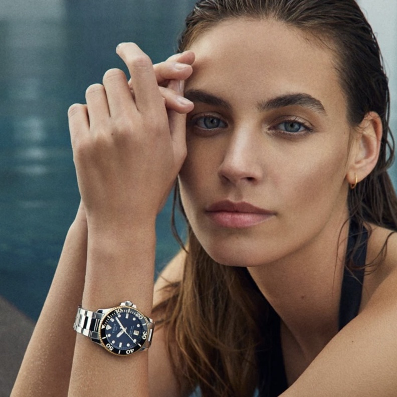 ساعات غوص مناسبة للمرأة الرياضية