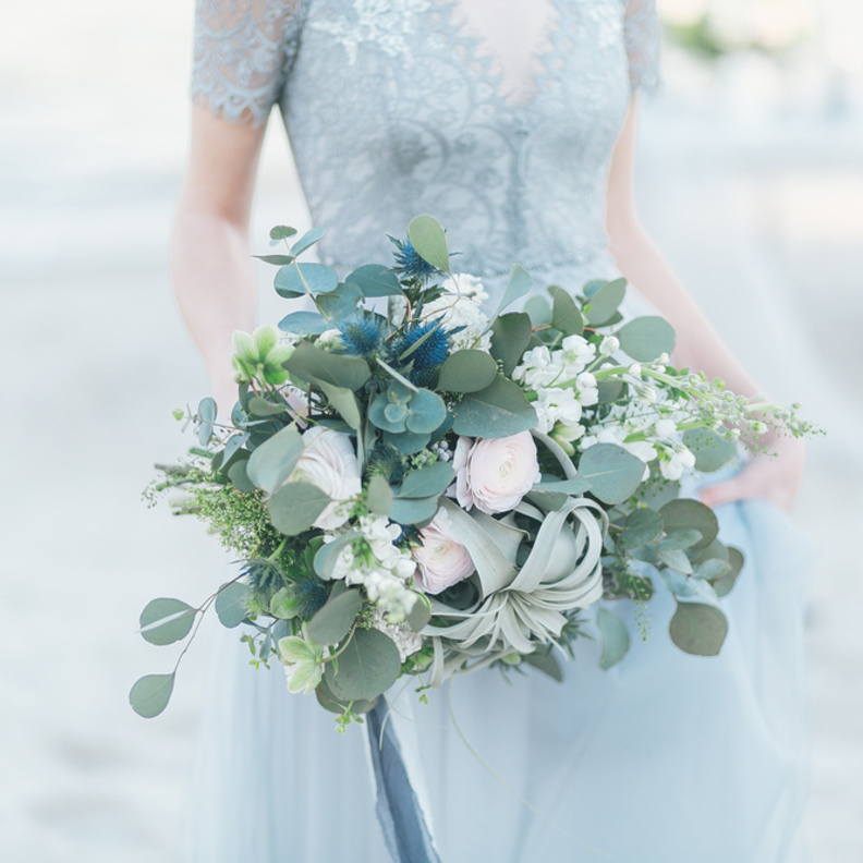      أفكار رومانسية رائعة لحفلات الزفاف باللون الأزرق الشاحب