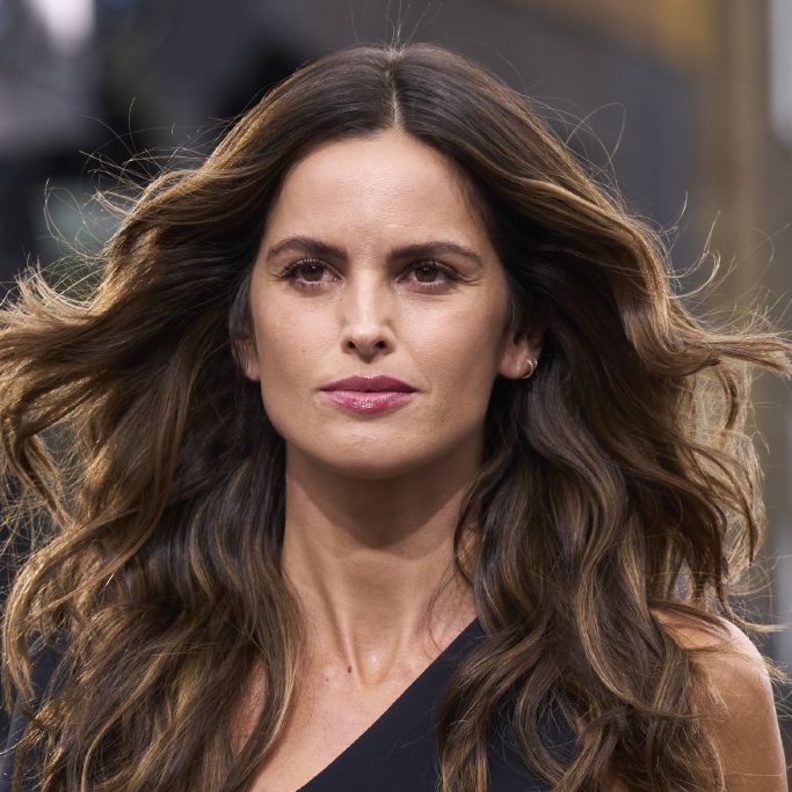 اطلعي على أنواع تقصُف الشعر الأكثر شيوعًا وطرق التخلص منها طبيعيًا