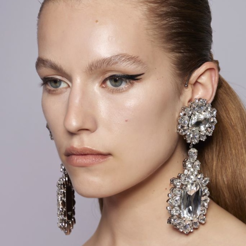 أفكار سهلة لجعل رسمات الآيلاينر الرفيعة تدوم أكثر في شتاء 2023.. وخطوات رسمها بسهولة