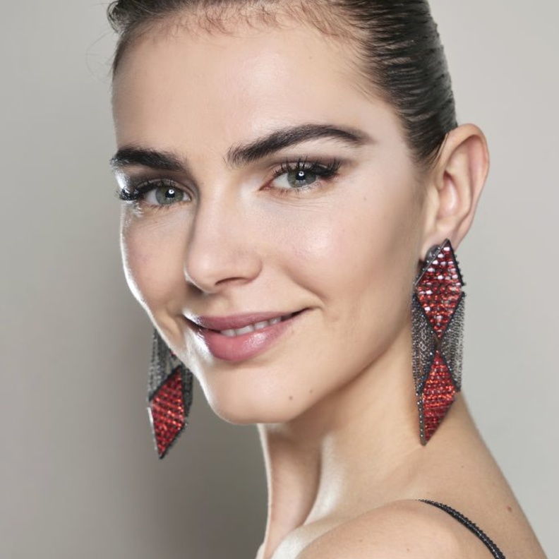 أخصائي الأمراض الجلدية والتجميل الطبيب شريف مكرم يشرح لـ "هي" أبرز العلاجات التجميلية لمقاومة التجاعيد بدون جراحة نهائياً