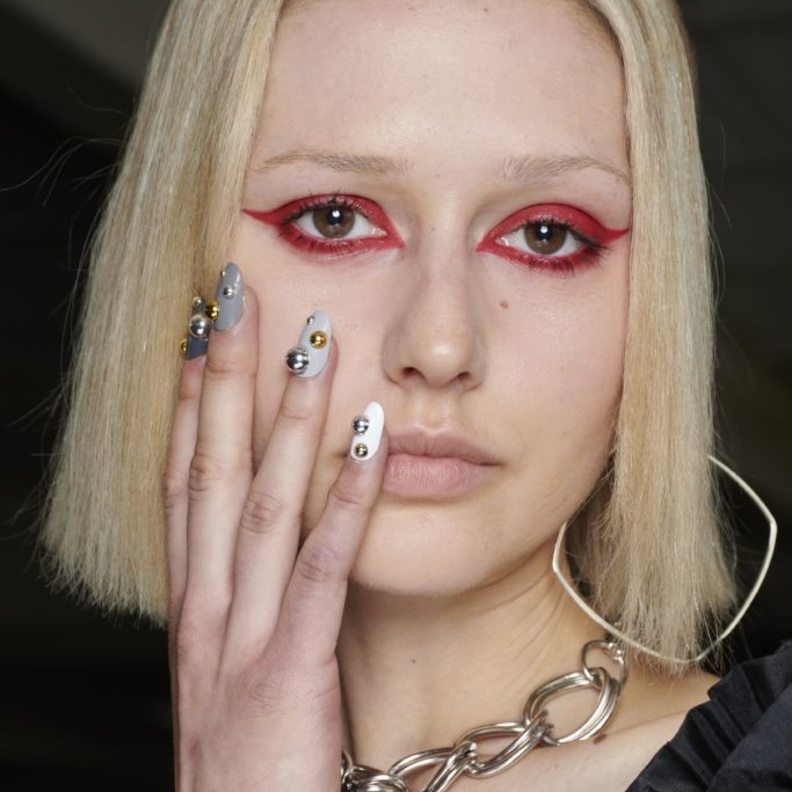 صيحات ألوان أظافر رائجة في المواسم المقبلة