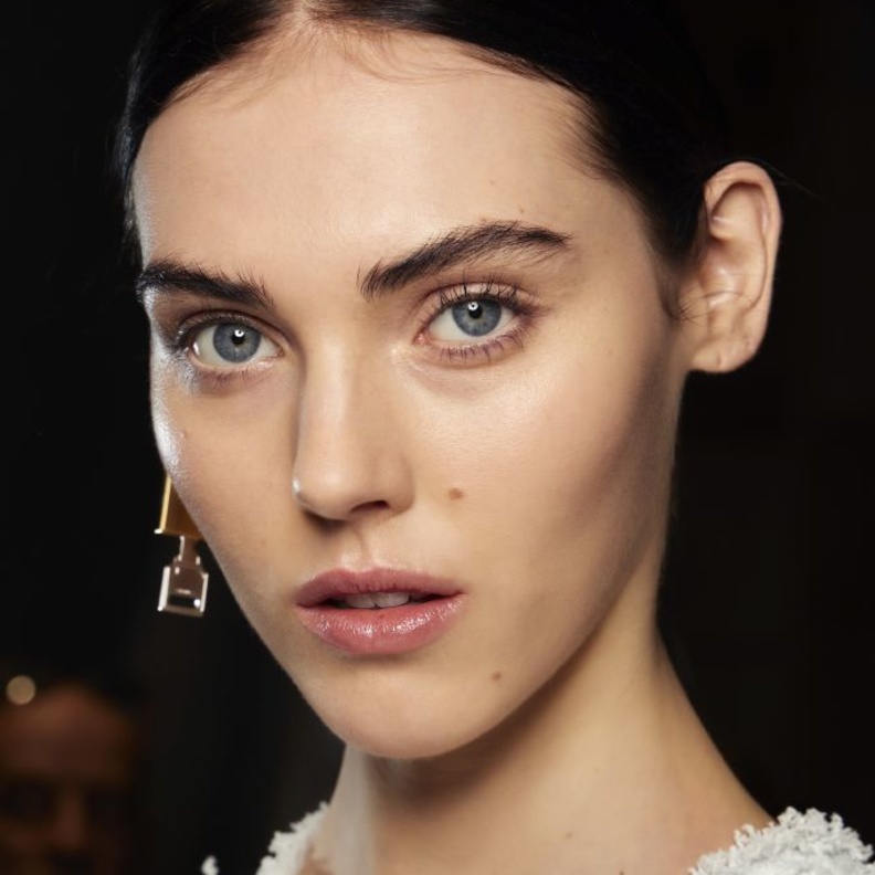 بشرتك أكثر شباباً في عام 2023 مع تقنية الهايفو HIFU ..إليك مميزاتها