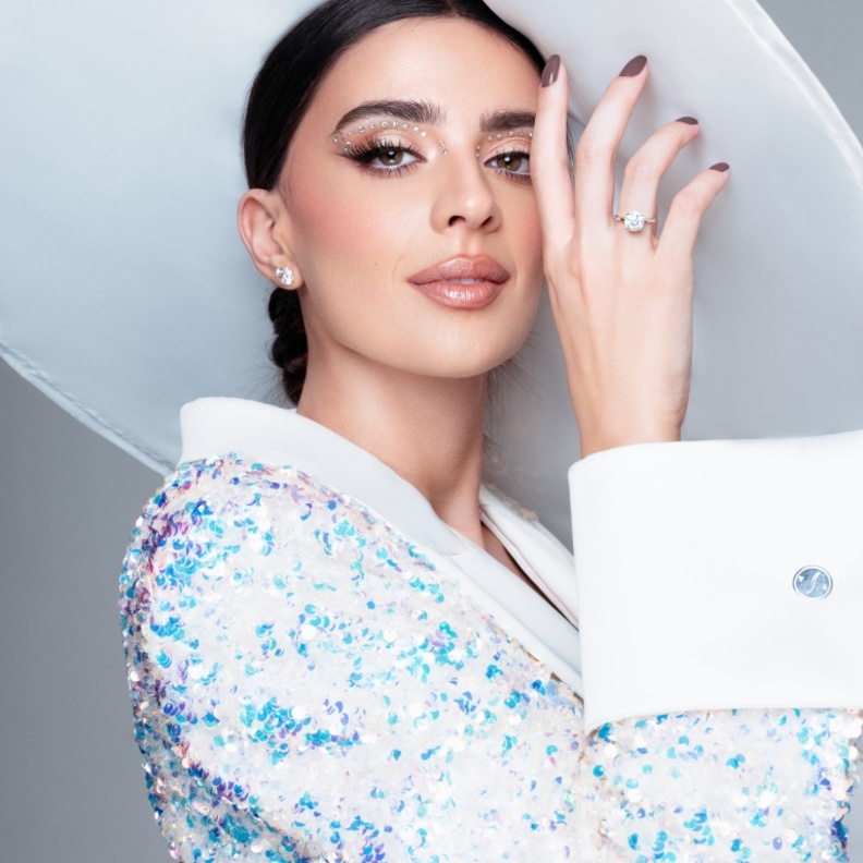 خبيرة التجميل كوليت اسكندر: سرّ العروس المتألقة بالمكياج المتوهّج والدافىء