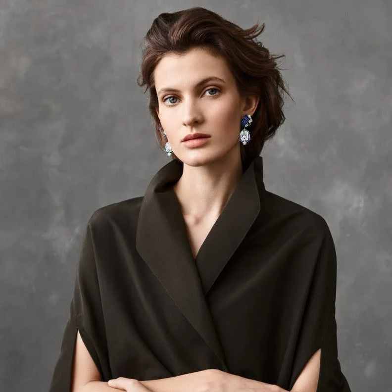 أقراط Écho Mystérieux من دار  Van Cleef & Arpels