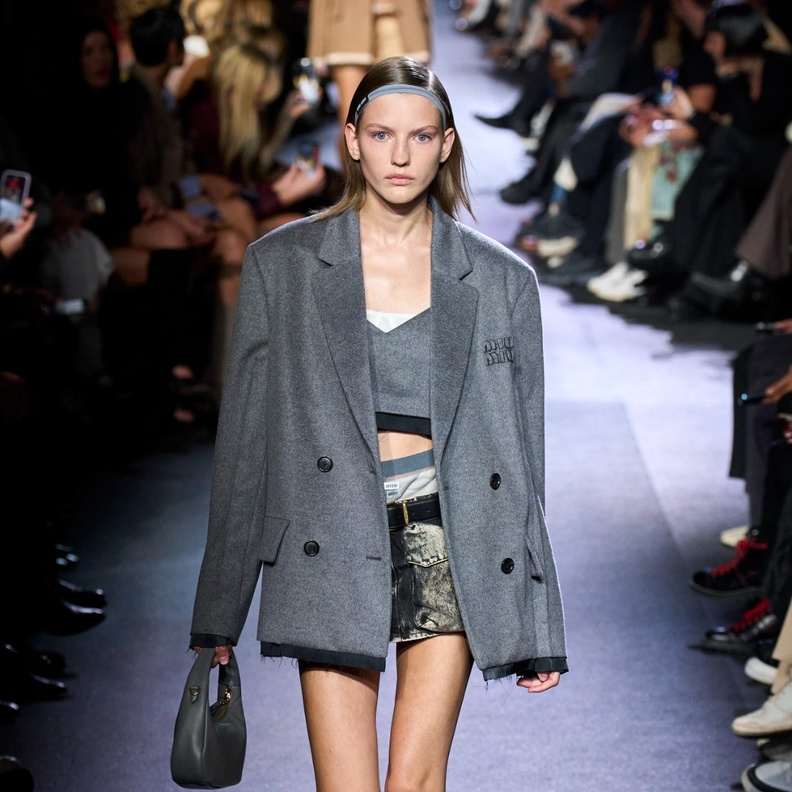 اللون الرمادي متعدد الاستخدامات ومحايد وأنيق