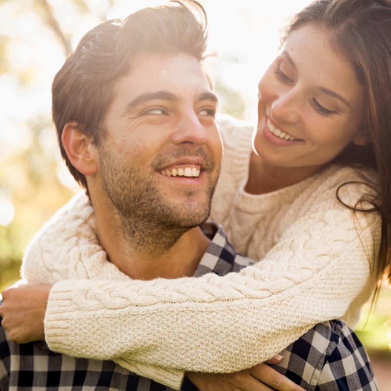  الحب وحده لا يكفي لنجاح العلاقة بين الشريكين بل يجب أن يرافقه التفاهم والاحترام 