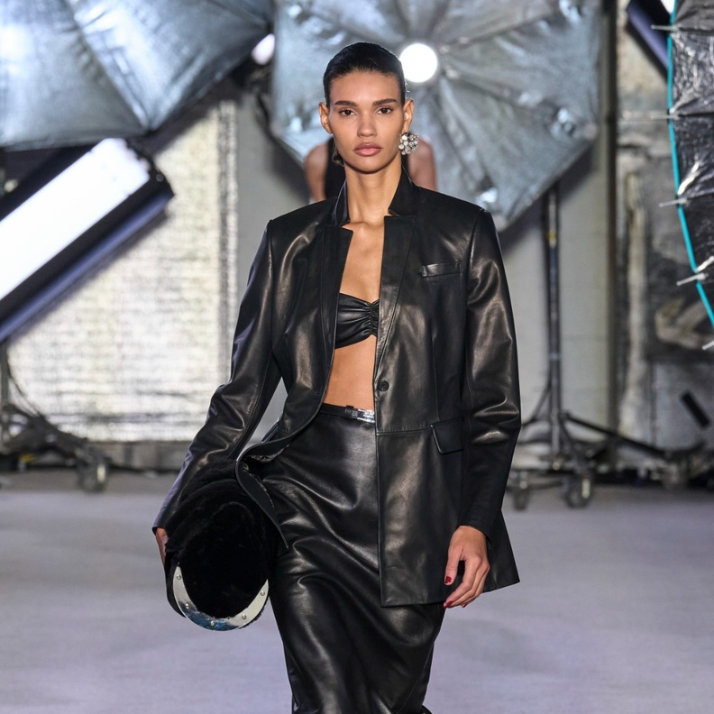 صيحات من عروض نيويورك لموسم خريف وشتاء 2024