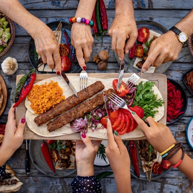 المطبخ اللبناني شهرة عالمية واطباق صحية تتناقلها الاجيال