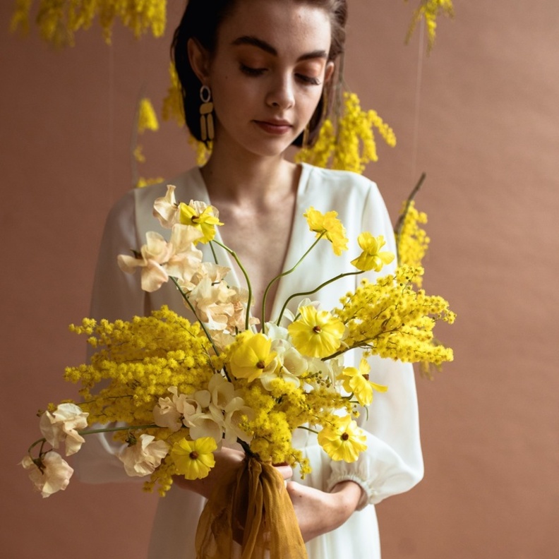 أفكار رائعة لحفلات الزفاف الربيعية باللون الأصفر