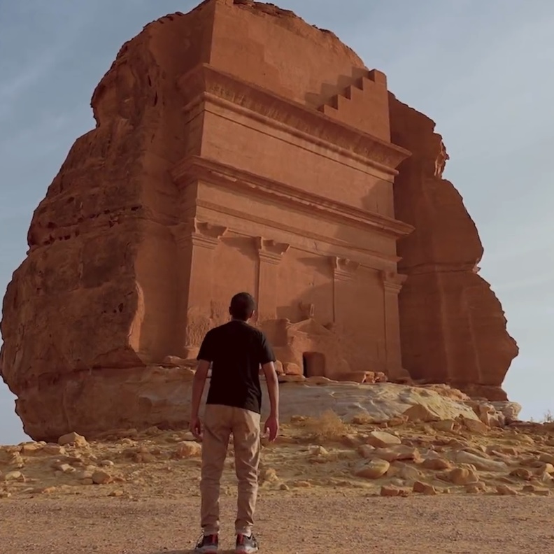 تجربة الميتافيرس.. فعاليات جديدة تنتظر زوار العلا في مدينة الحجر التاريخية