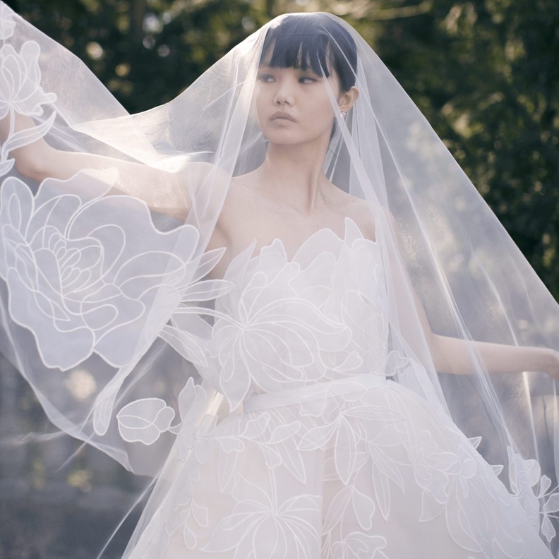 تنسيق طرحة الزفاف مع شكل الوجه