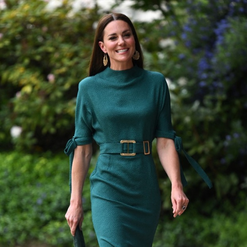 ألوان فساتين من إطلالات كيت ميدلتون لإضفاء السعادة في عيد الحب