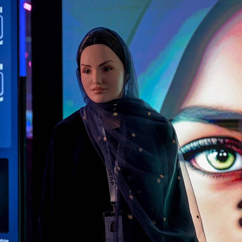 سارة أول روبوت سعودي يتحدث باللهجة العامية