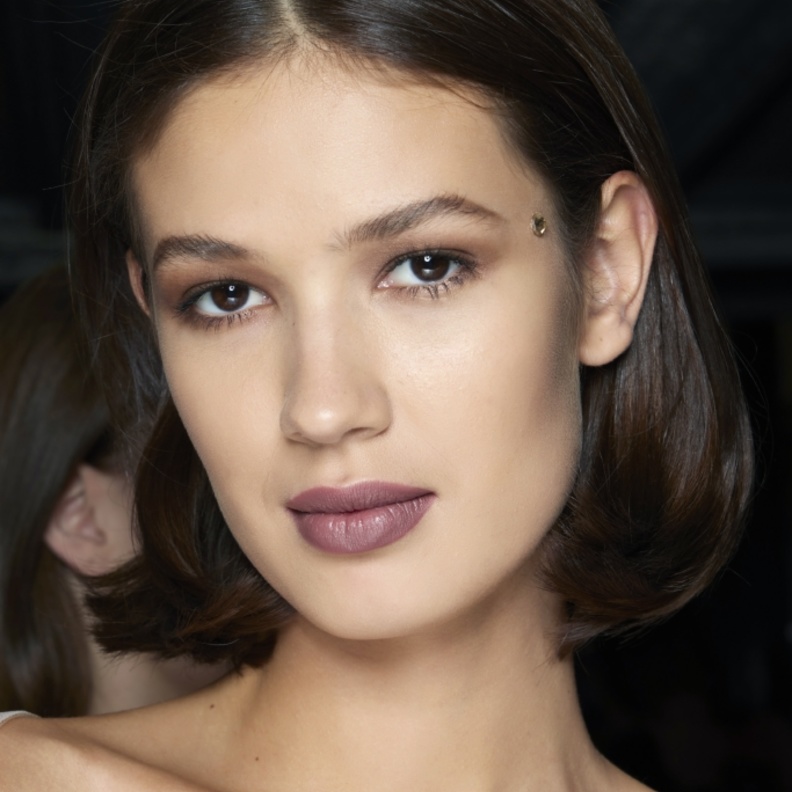 البشرة العادية كيف تعتنين بها للحفاظ على نضارتها في عيد الحب