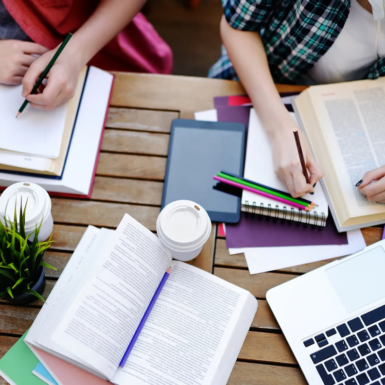 طرق عملية وغير مكلفة لمساعدتك على التعلم والدراسة بعيدا عن التعليم النظامي