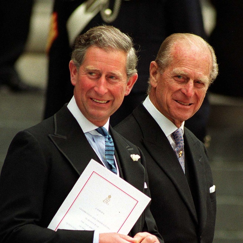 كيف يخطط الملك تشارلز لتكريم والده الأمير فيليب في حفل تتويجه؟