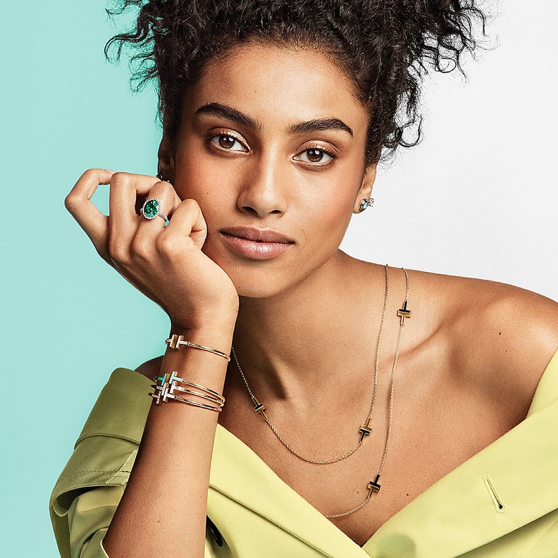 مجوهرات ذهب للهدايا من تيفاني آند كو لعشاق الذوق الرفيع