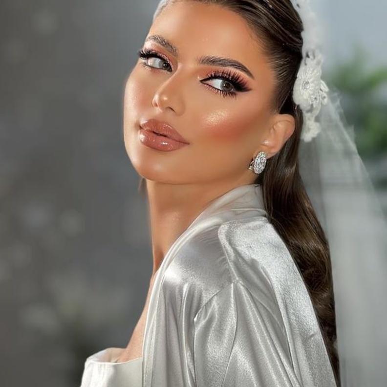 تسريحة مزينة الشعر فاتن عمر