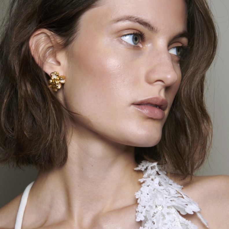 أتزعجك المسامات الواسعة؟ إليك أفضل الحلول في عيد الحب