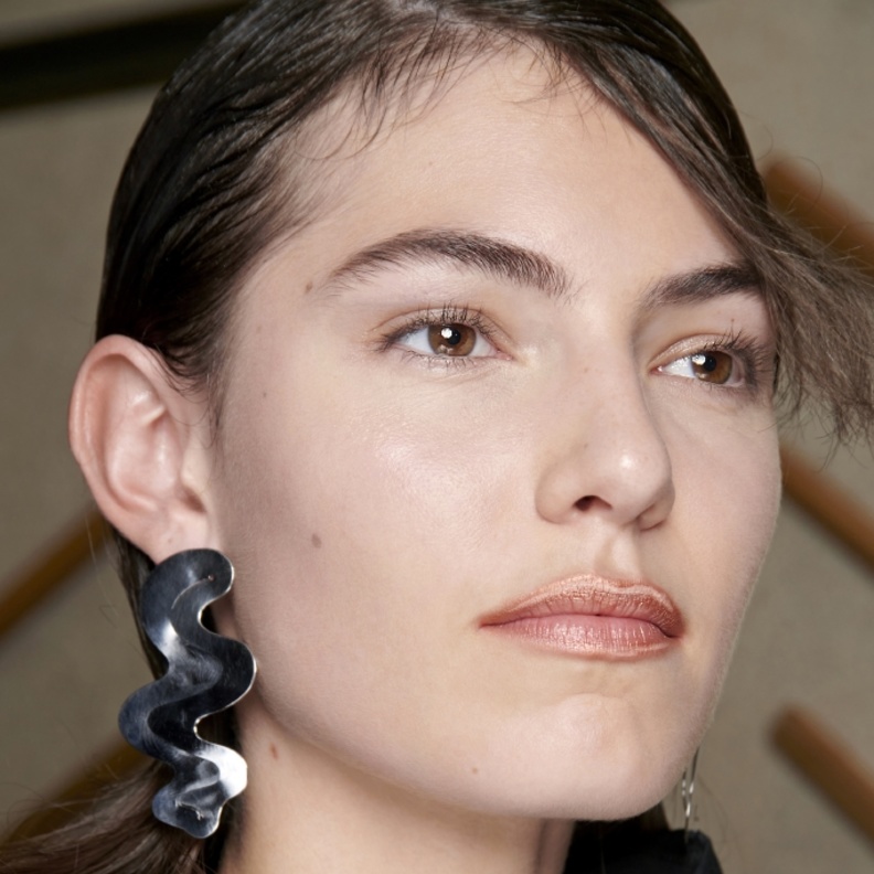 خطوات ابراز الشفاه الصغيرة بطرق طبيعية من دار Ujoh