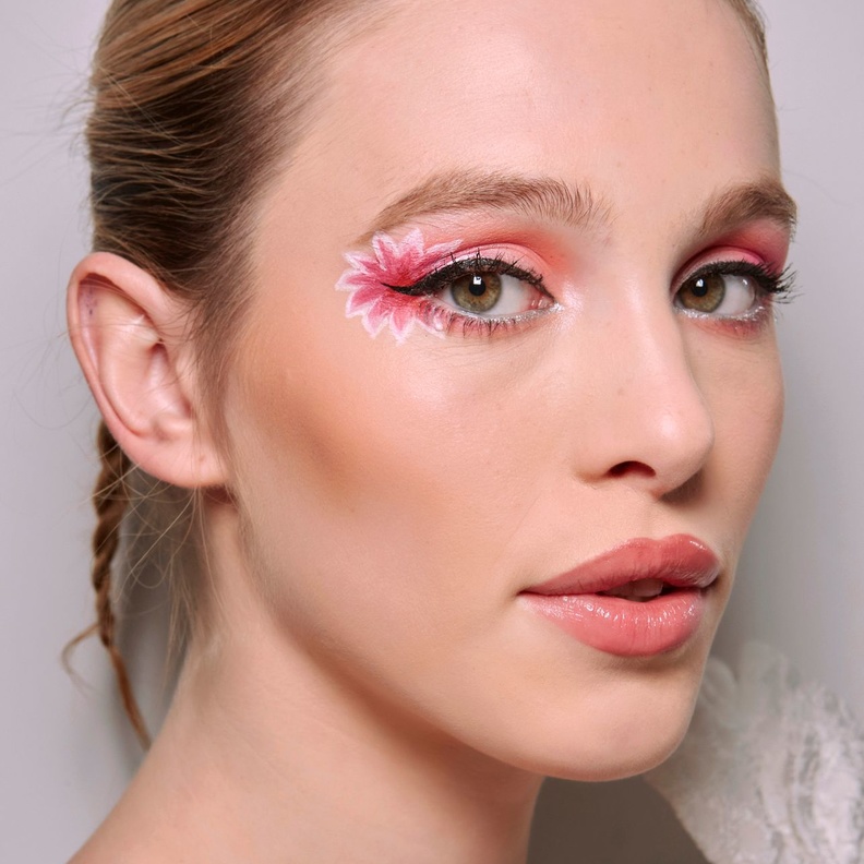 خياراتنا لمستحضرات التجميل التي تترك أثرًا إيجابيًا عند استخدامها