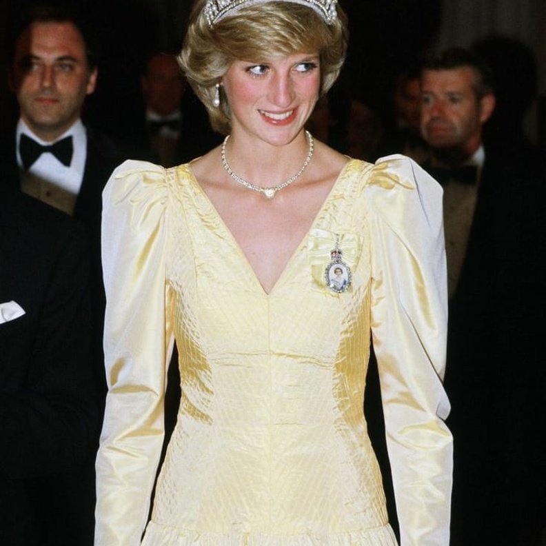 كيف عبرت أميرات وملكات العالم عن الحب من خلال قطع مجوهراتهن