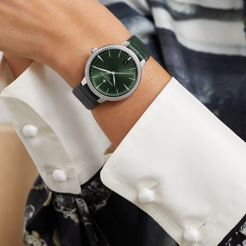 MR PORTER و NET-A-PORTER يطلقان الإصدار المحدود الخاص بالشرق الأوسط لمجموعة Patrimony من دار Vacheron Costantin