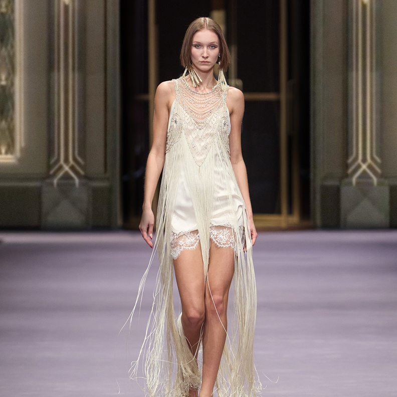 إليزابيتا فرانكي عرض أزياء موسم خريف وشتاء 2023-2024