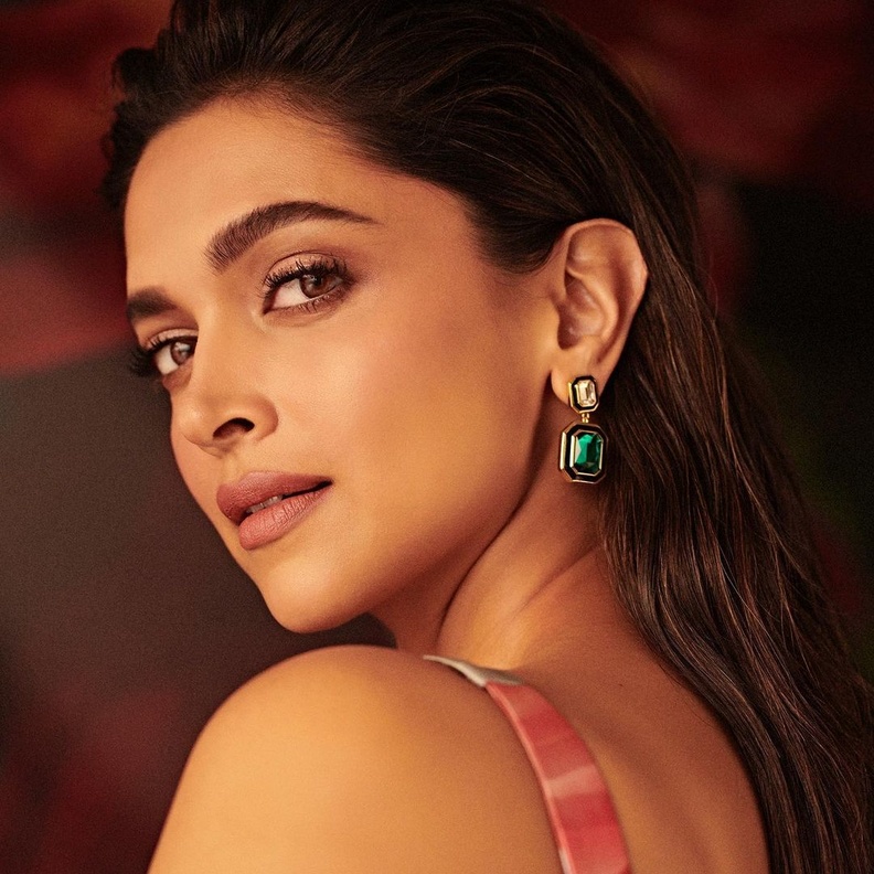 لمسات جمالية تعزز من ثقتك في نفسك في شهر فبراير بأسلوب النجمات