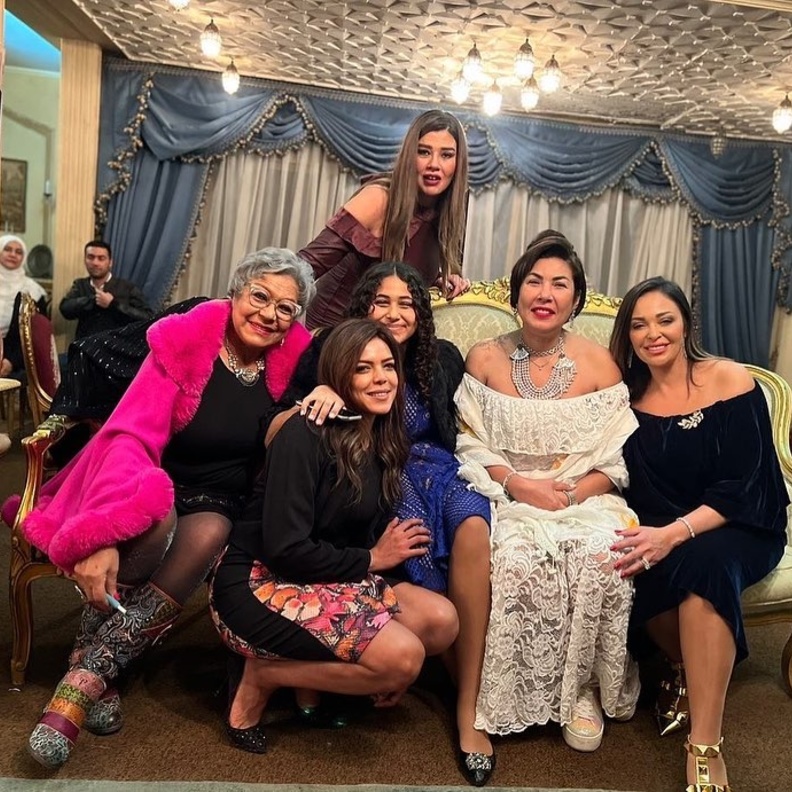 تعرفوا على أبرز مشاهير عرب تربطهم صلة قرابة بينهم أحفاد نجوم الزمن الجميل