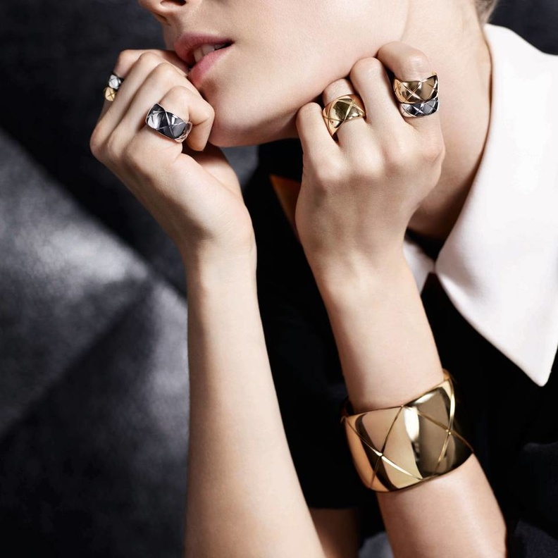 6 صيحات مجوهرات أساسية لاطلالة عصرية في ربيع 2023