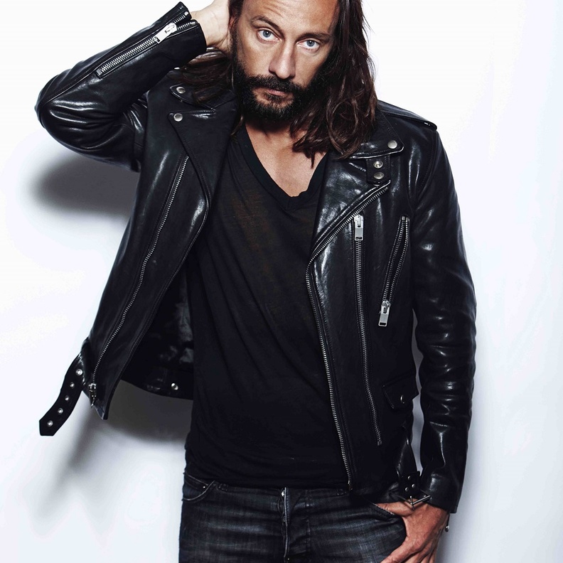 تجربة مميزة في "كوكو" في نخلة جميرا مع الدي جاي الشهير بوب سينكلير 