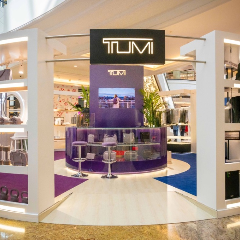 TUMI تحتفل بمجموعتها لموسم ربيع 2023 