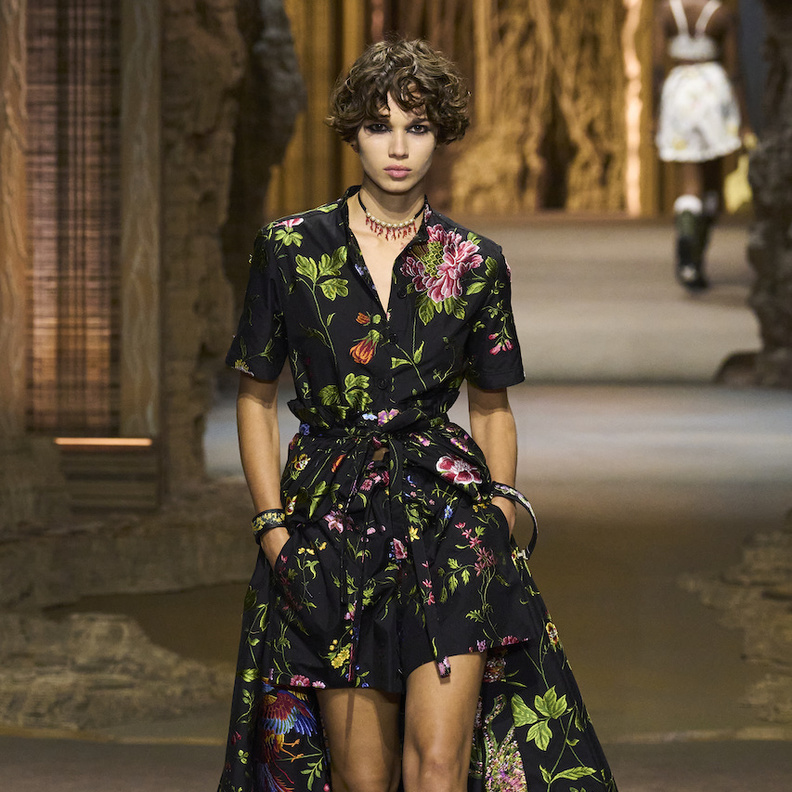 صدقي أو لاتصدقي.. الجوارب هي أبرز صيحات الموضة لربيع 23