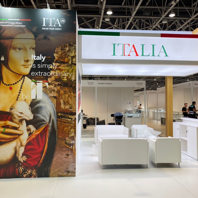 نمو صادرات المجوهرات والأحجار الكريمة الإيطالية إلى الإمارات بنسبة 21% في عام 2022