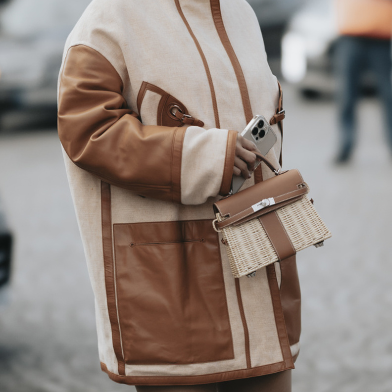 الحقائب الصغيرة صيحة عصرية لافتة لربيع وصيف 2023