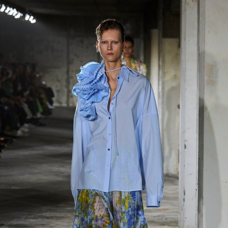 ورود ثلاثية الأبعاد لدى7 دور أزياء لموسم ربيع وصيف 2023