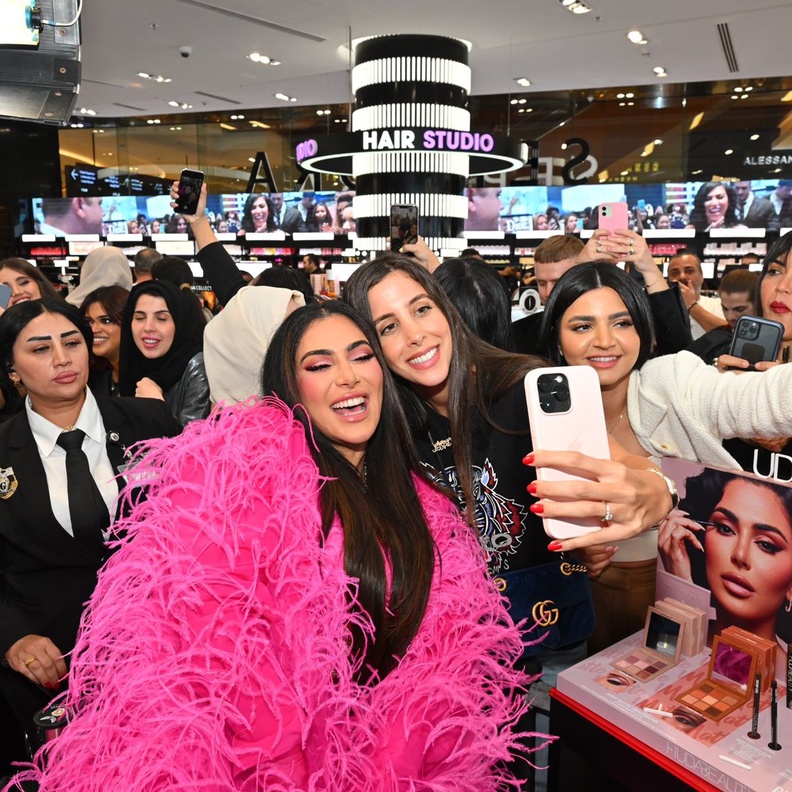 Huda Beauty تحتفل بعامها العاشر