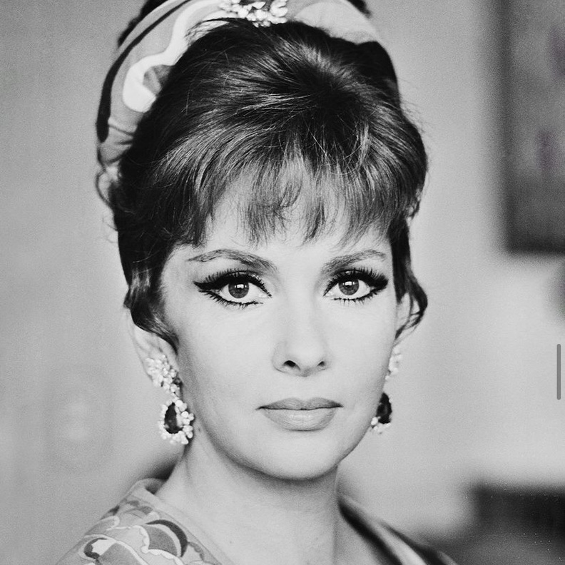 الممثلة Gina Lollobrigida بمجوهرات Bvlgari 
