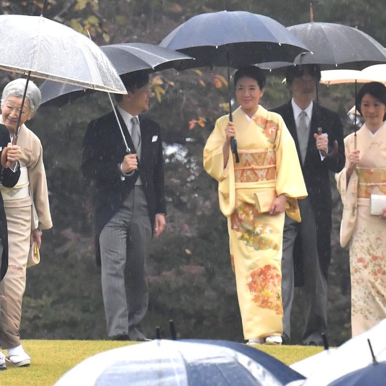 إمبراطور وإمبراطورة اليابان يستضيفان أول حفل حديقة ملكي في عهدهما