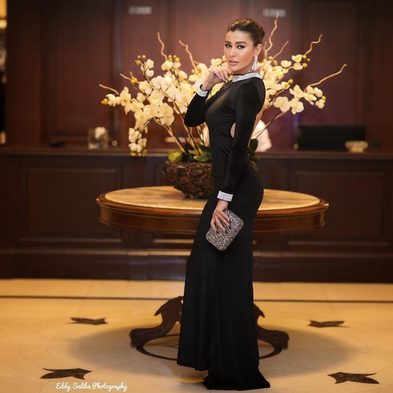 الفنانة نادين الراسي لم تندم على زيجتها المبكرة