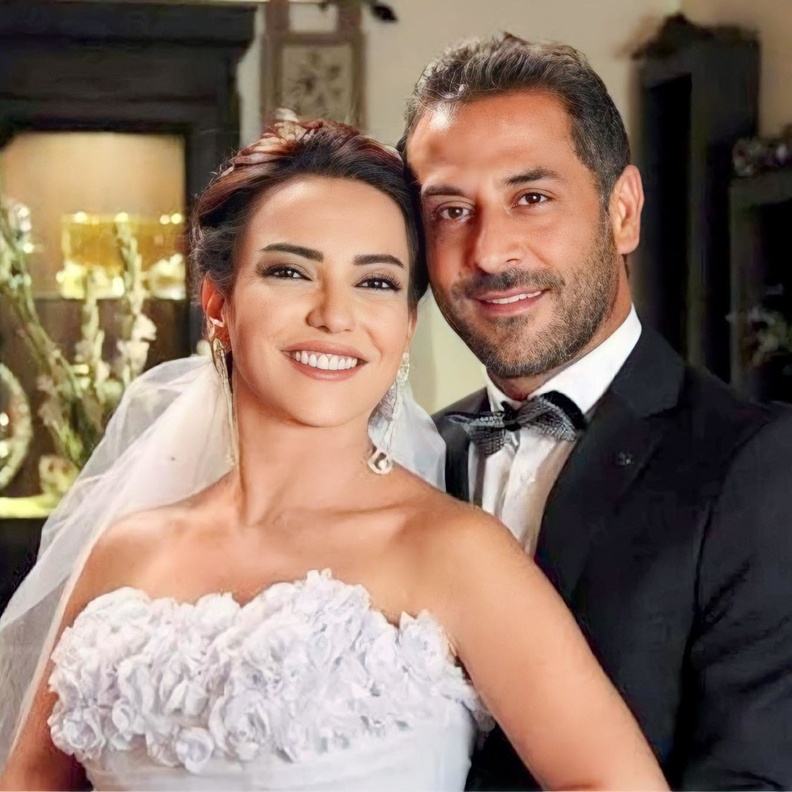 امل عرفة في يوم زفافها