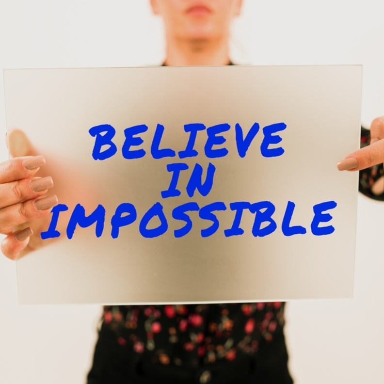تخلصي من مشاعر اليأس وأؤمني بالمستحيل ولا تستسلمي  لصعوبات الحياة