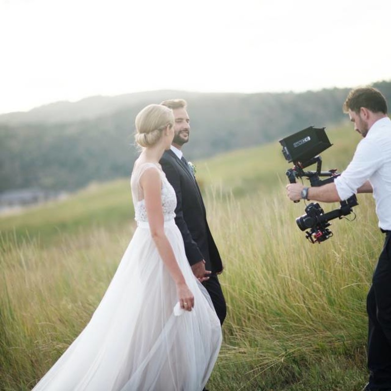 دليلك الكامل لتصوير حفل زفافك فيديو