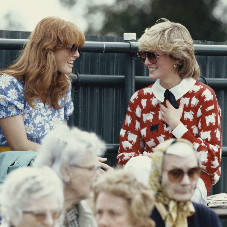 دوقة يورك تكشف عن قصة طريفة جمعتها بالأميرة ديانا في احتفال خطبتها على الأمير أندرو