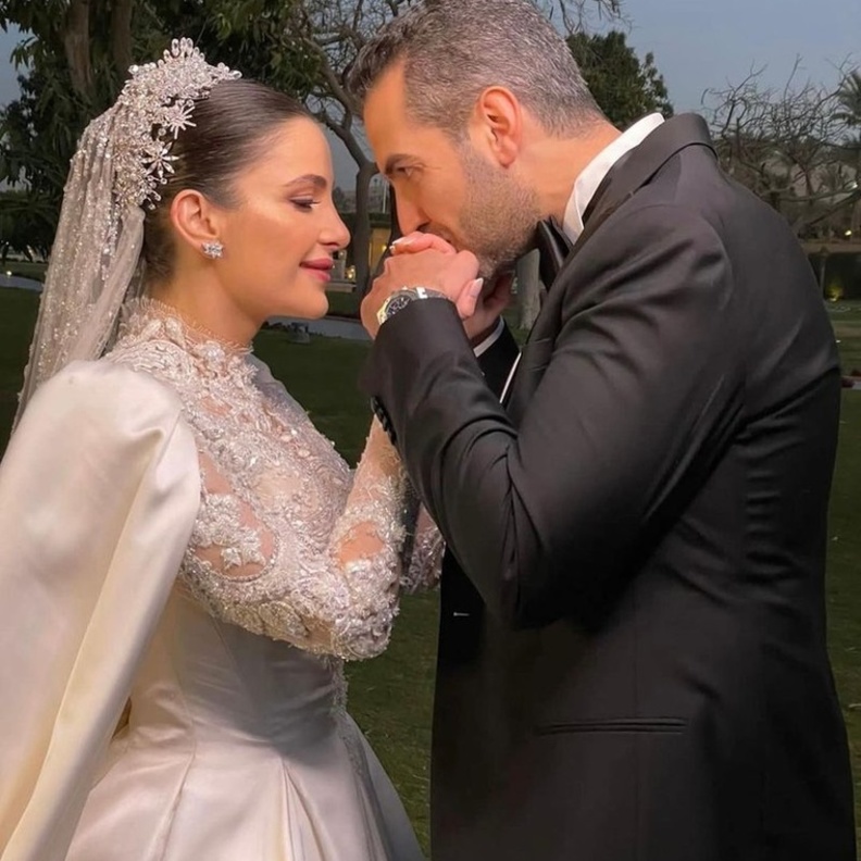 شام الذهبي حصلت على اغنية خاصة بها وبزوجها من والدتها اصالة نصري