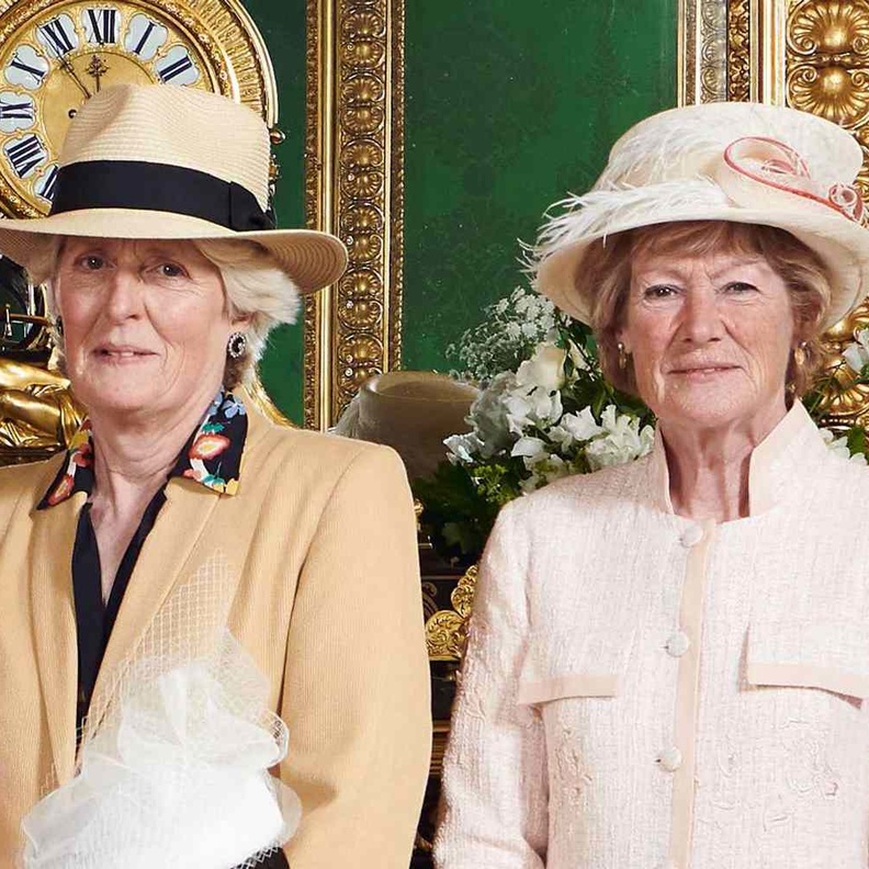 شقيقتا الأمير الراحلة ديانا Princess Diana تحضران حفل تتويج الأميرة ليليبت