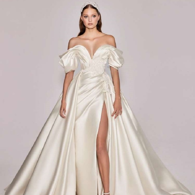 فساتين زفاف مع تنورة مفتوحة@zuhairmurad