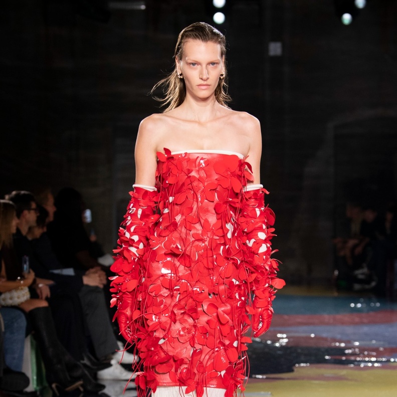 7 عروض برزت فيها تصاميم جريئة لموسم ربيع وصيف 2023